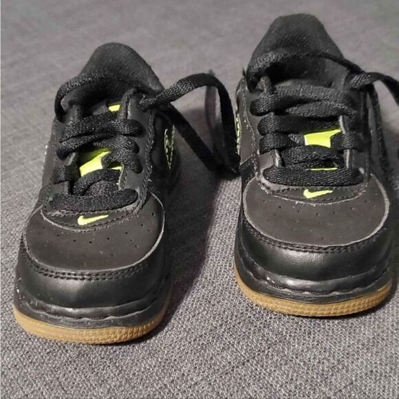 Nike TD Toddler Air Force Black Leather Lime Stitch Gum Soles Shoes Size 5 5c - Picture 2 of 6